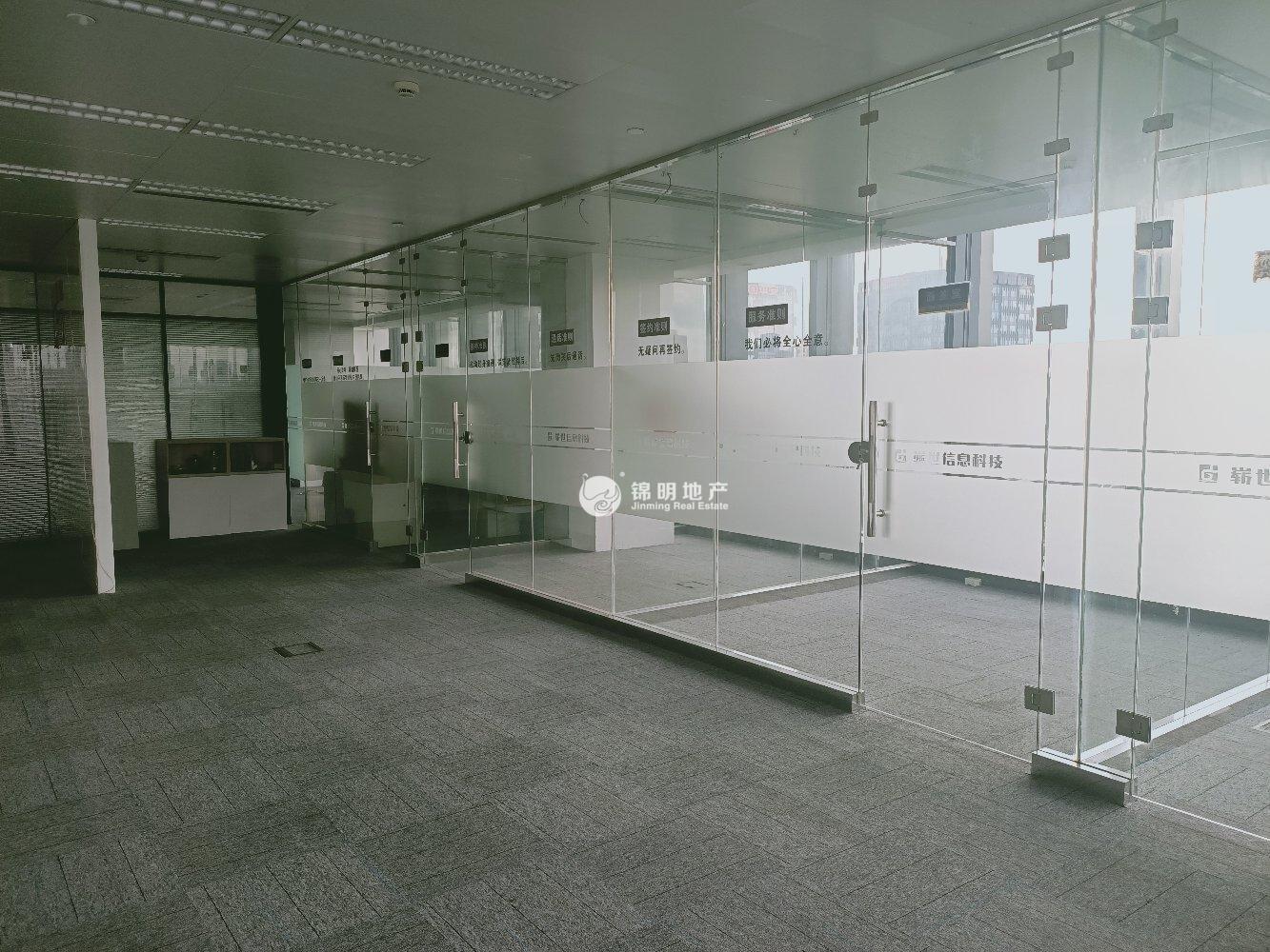 龙华上海绿地中心一期270平米写字楼出租