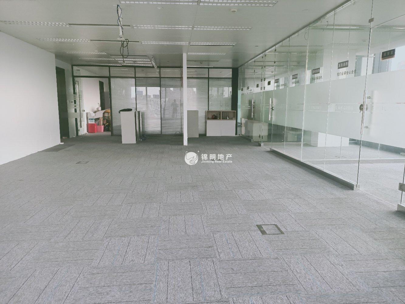 龙华上海绿地中心一期270平米写字楼出租