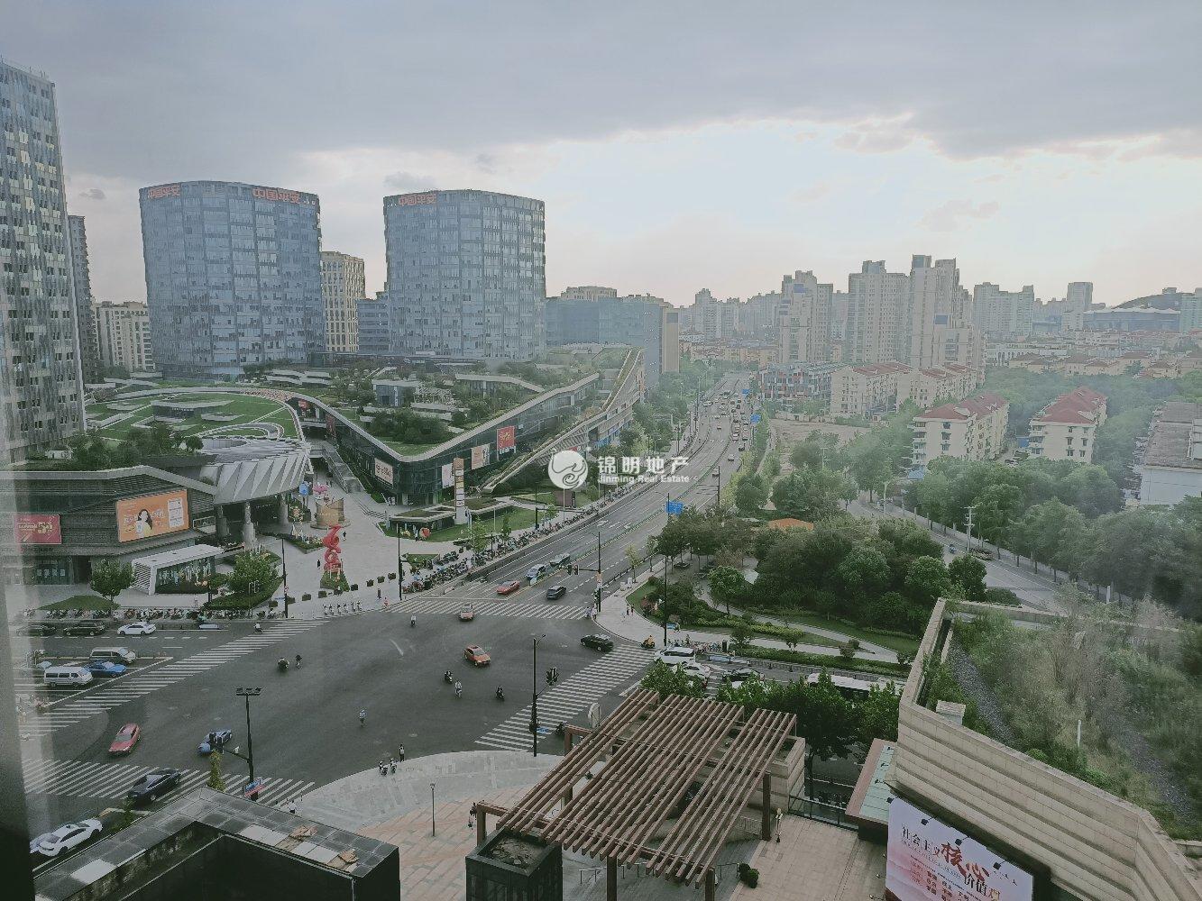 龙华上海绿地中心一期270平米写字楼出租