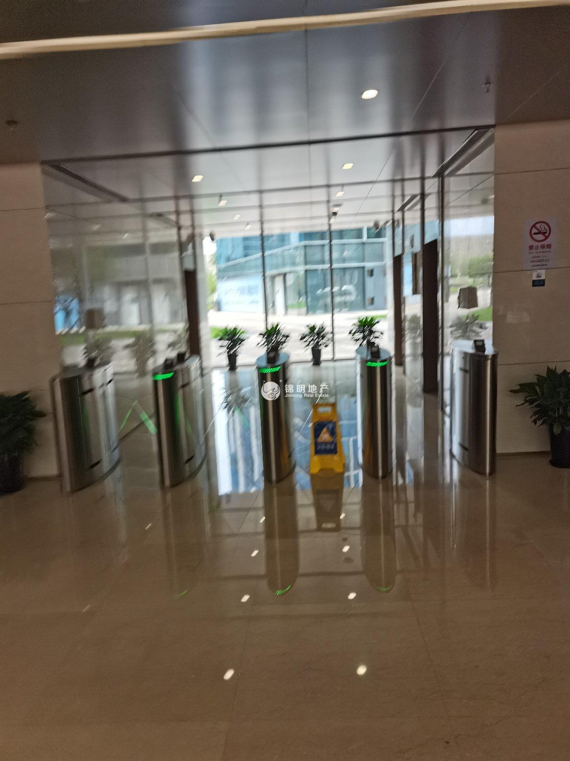 七宝七宝宝龙城113平米写字楼出租