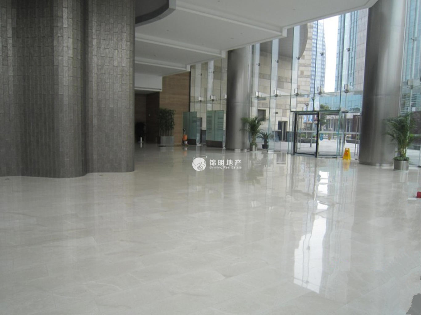 世博滨江绿地海外滩200平米写字楼出租