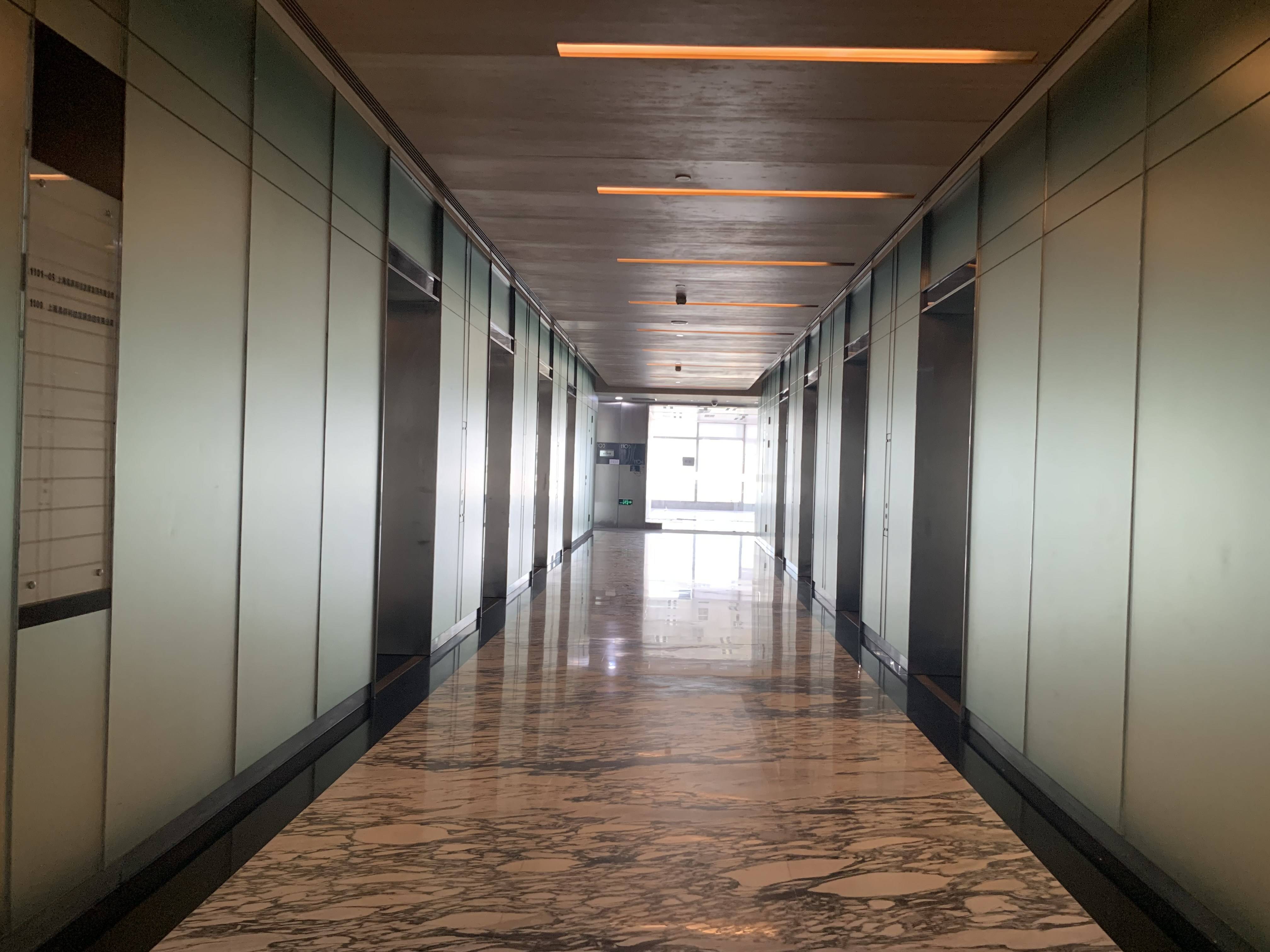 世博滨江绿地海外滩200平米写字楼出租