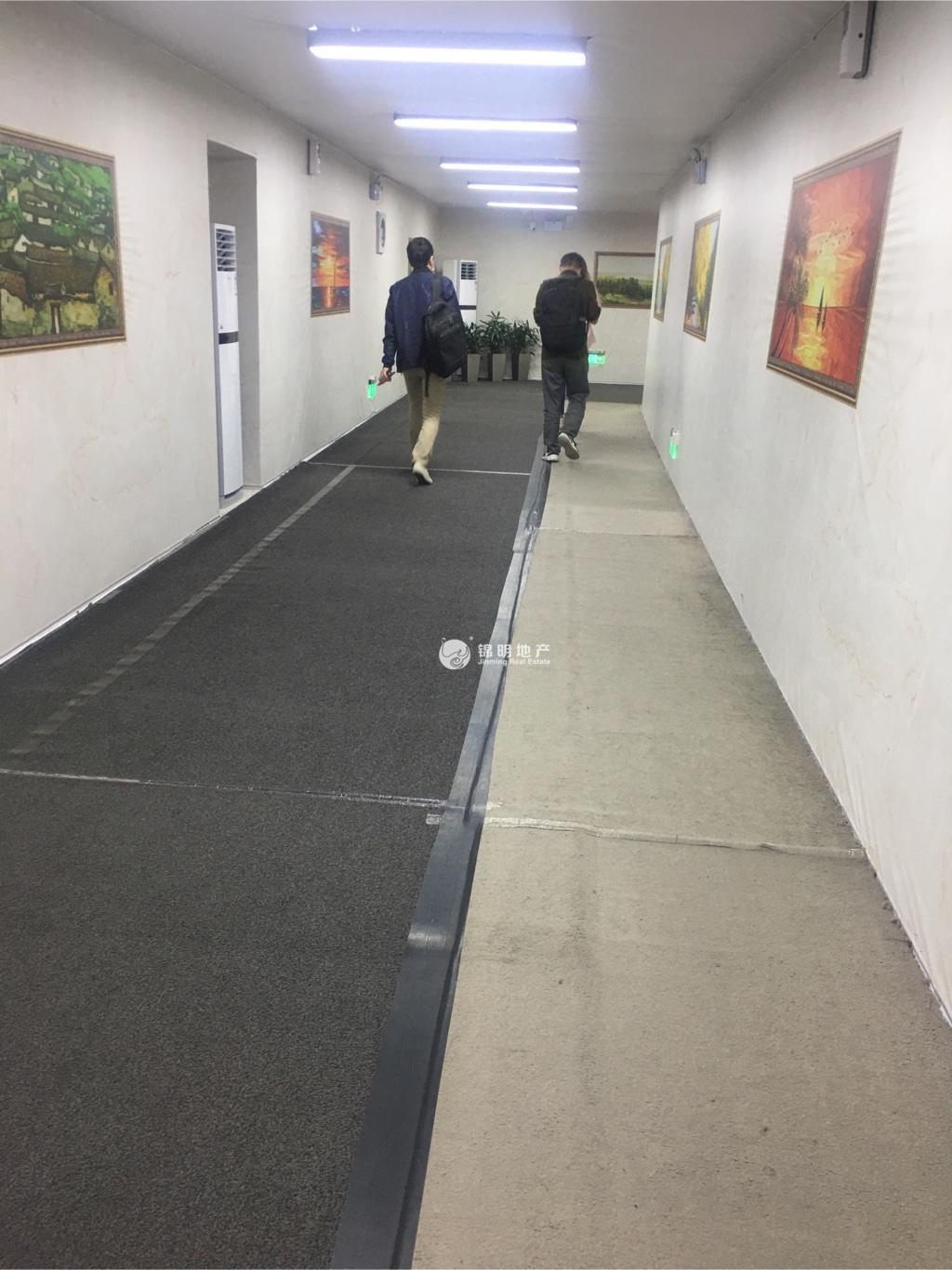 中山公园兆丰广场257平米写字楼出租