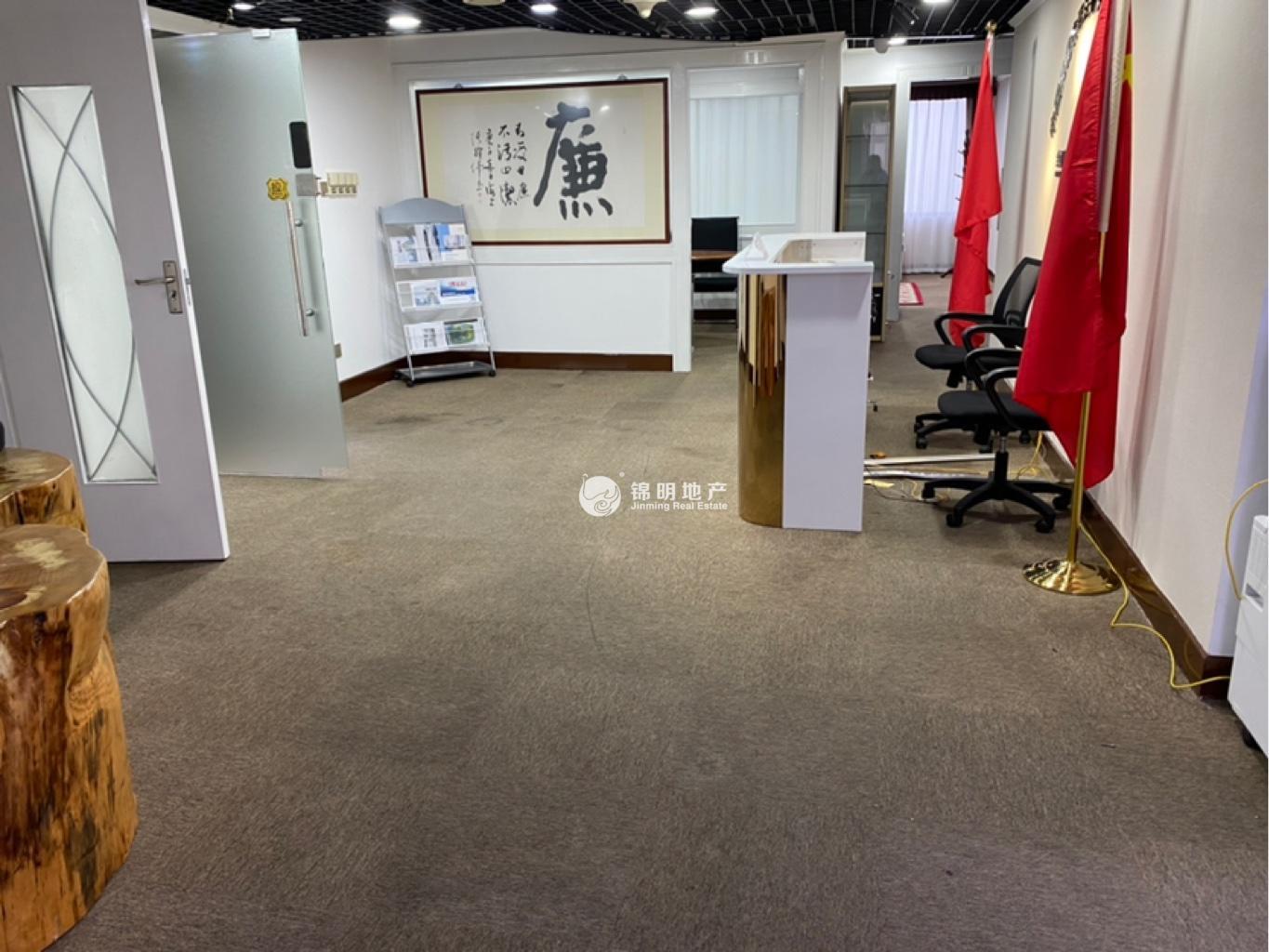 临平路上海商贸大厦108平米写字楼出租