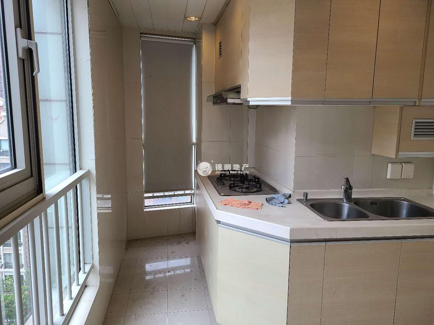 南京西路丽都新贵127平米写字楼出租