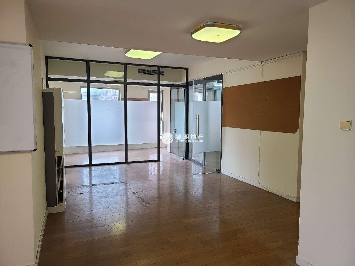 南京西路丽都新贵127平米写字楼出租