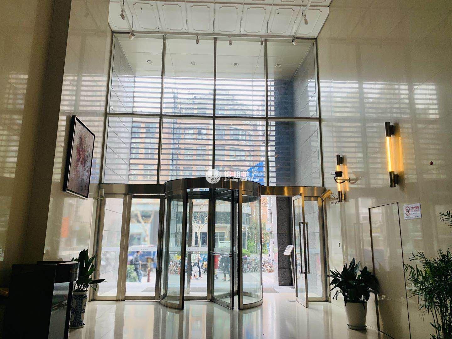 南京西路丽都新贵127平米写字楼出租