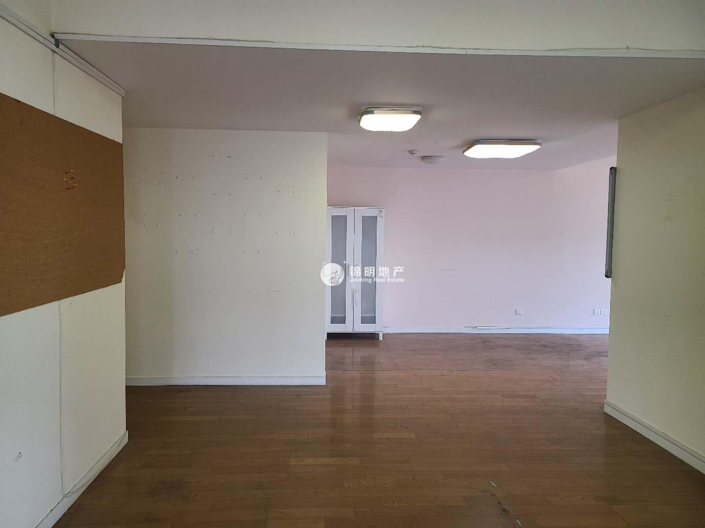 南京西路丽都新贵127平米写字楼出租