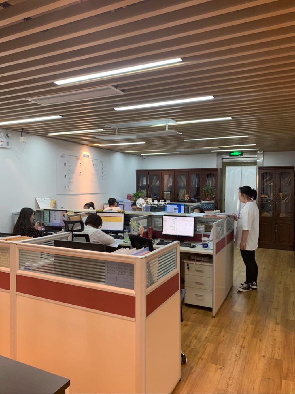 徐家汇兆丰环球大厦221平米写字楼出租