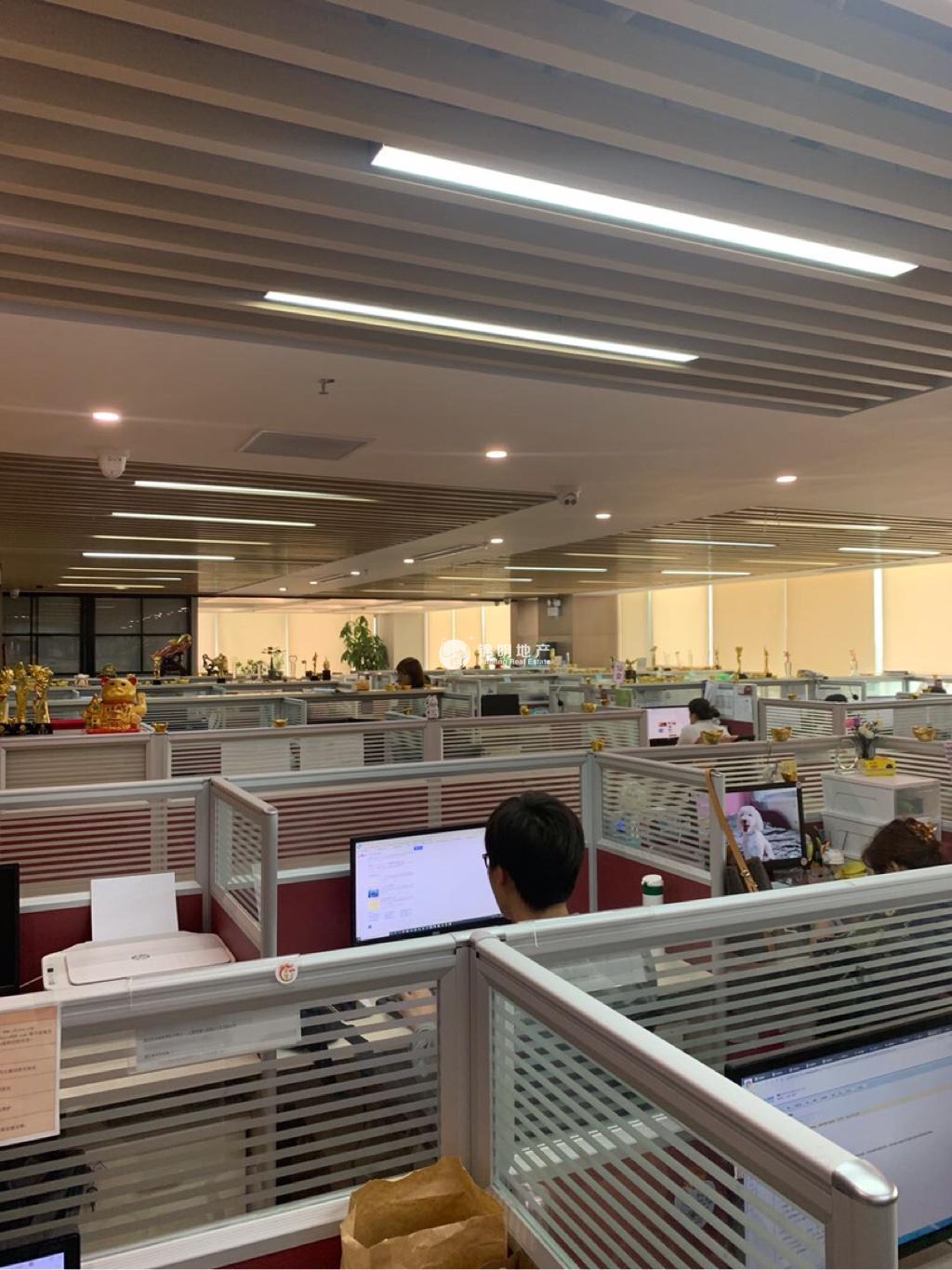 徐家汇兆丰环球大厦175平米写字楼出租