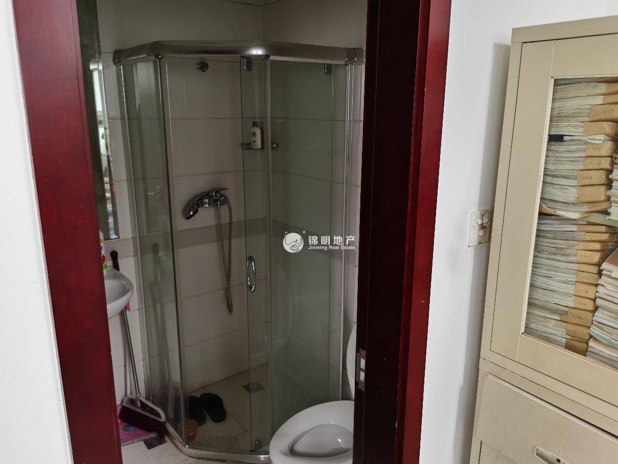 长寿路财富时代大厦126平米写字楼出租