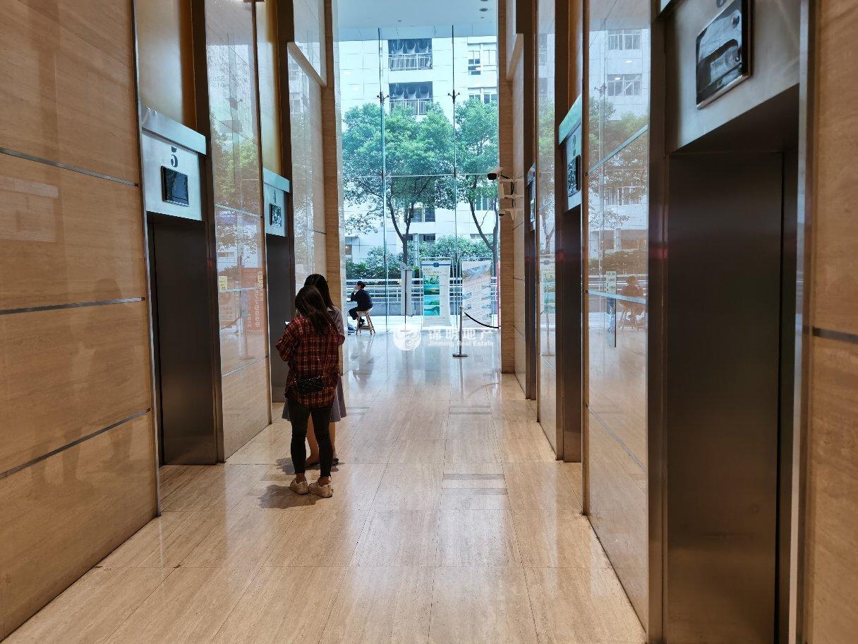 长寿路财富时代大厦126平米写字楼出租