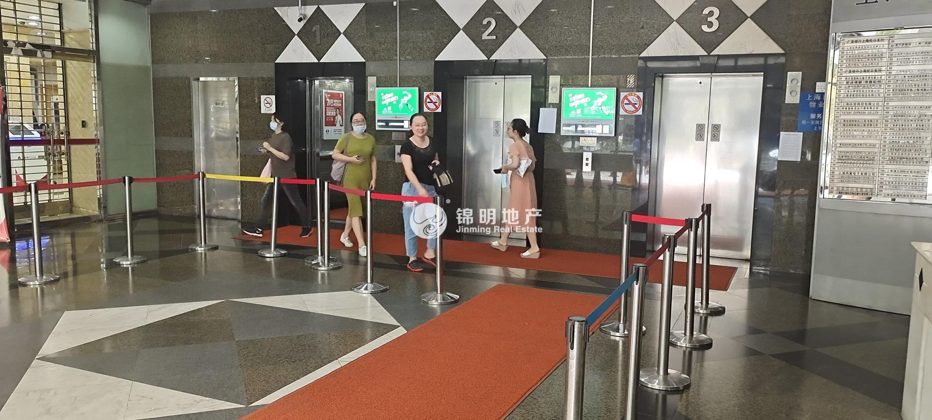 临平路上海商贸大厦108平米写字楼出租