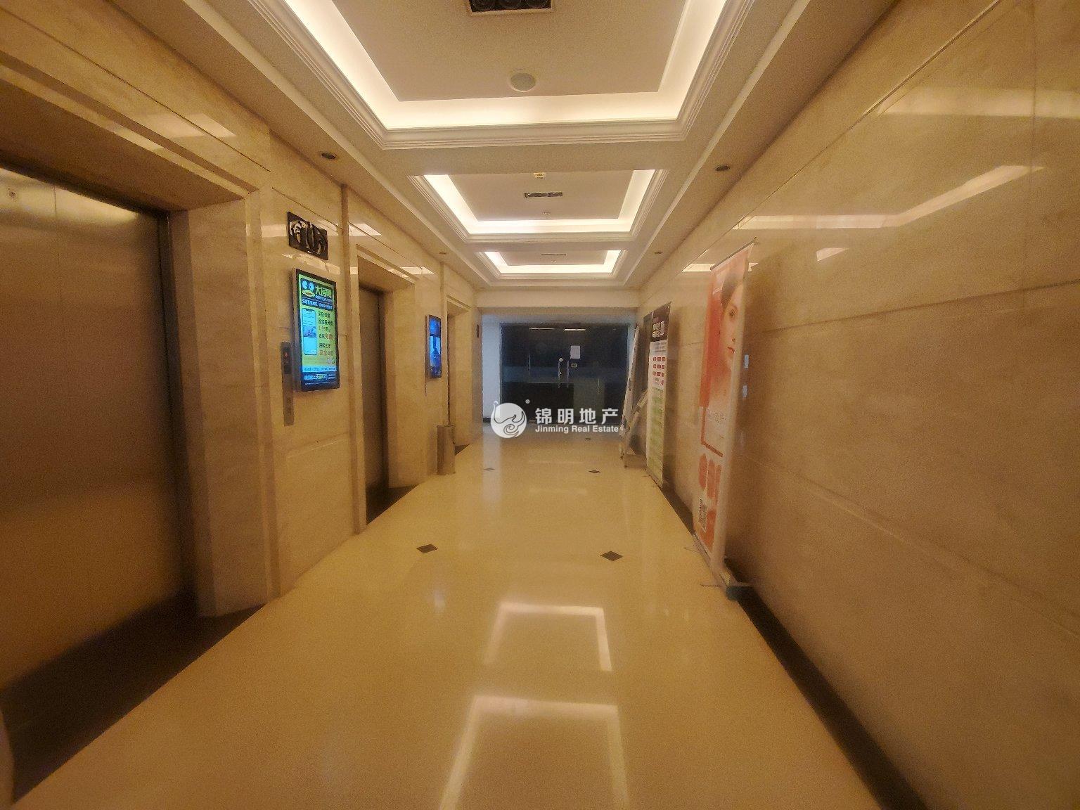 南京东路亚洲大厦106平米写字楼出租