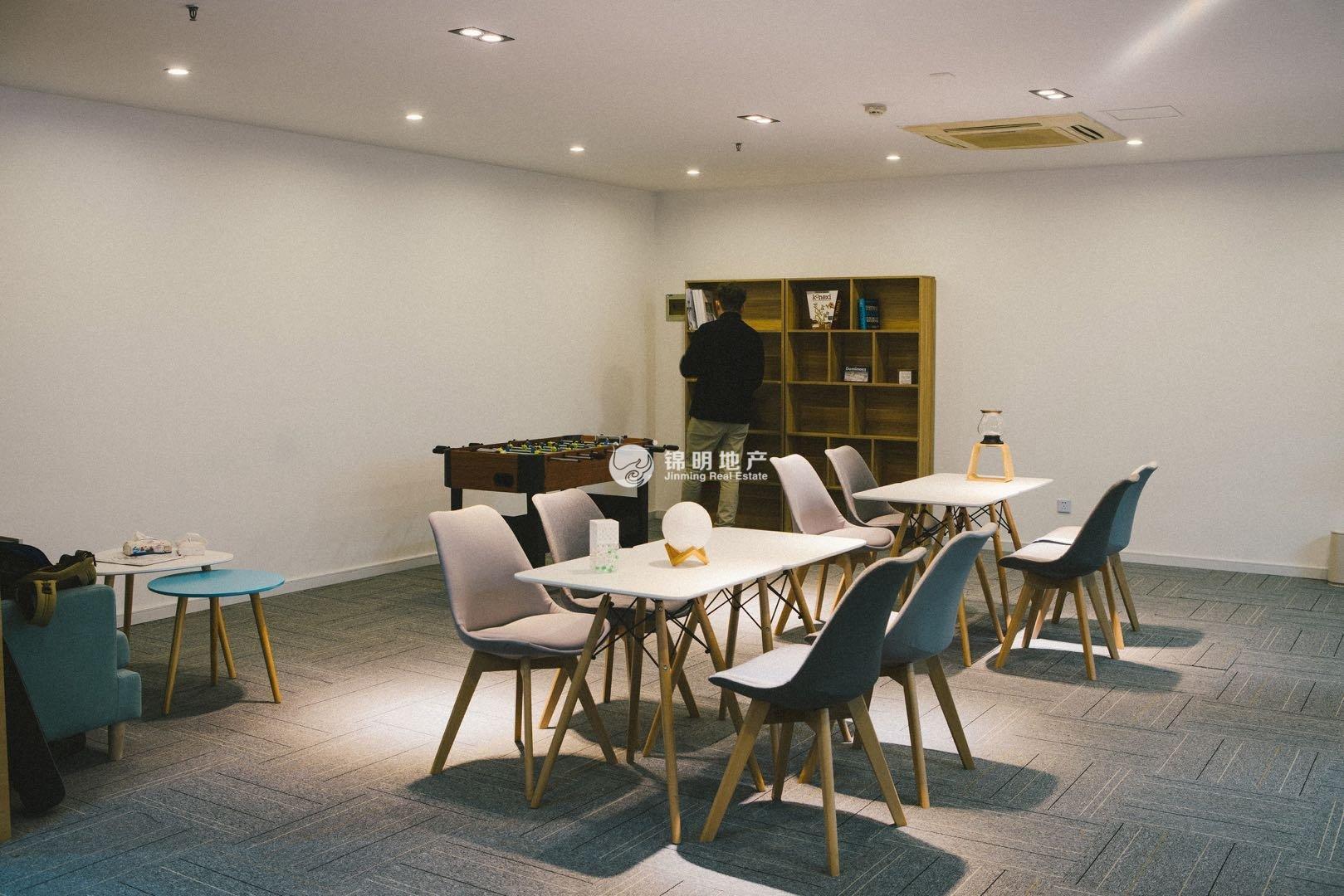 天山同达创业大厦143平米写字楼出租