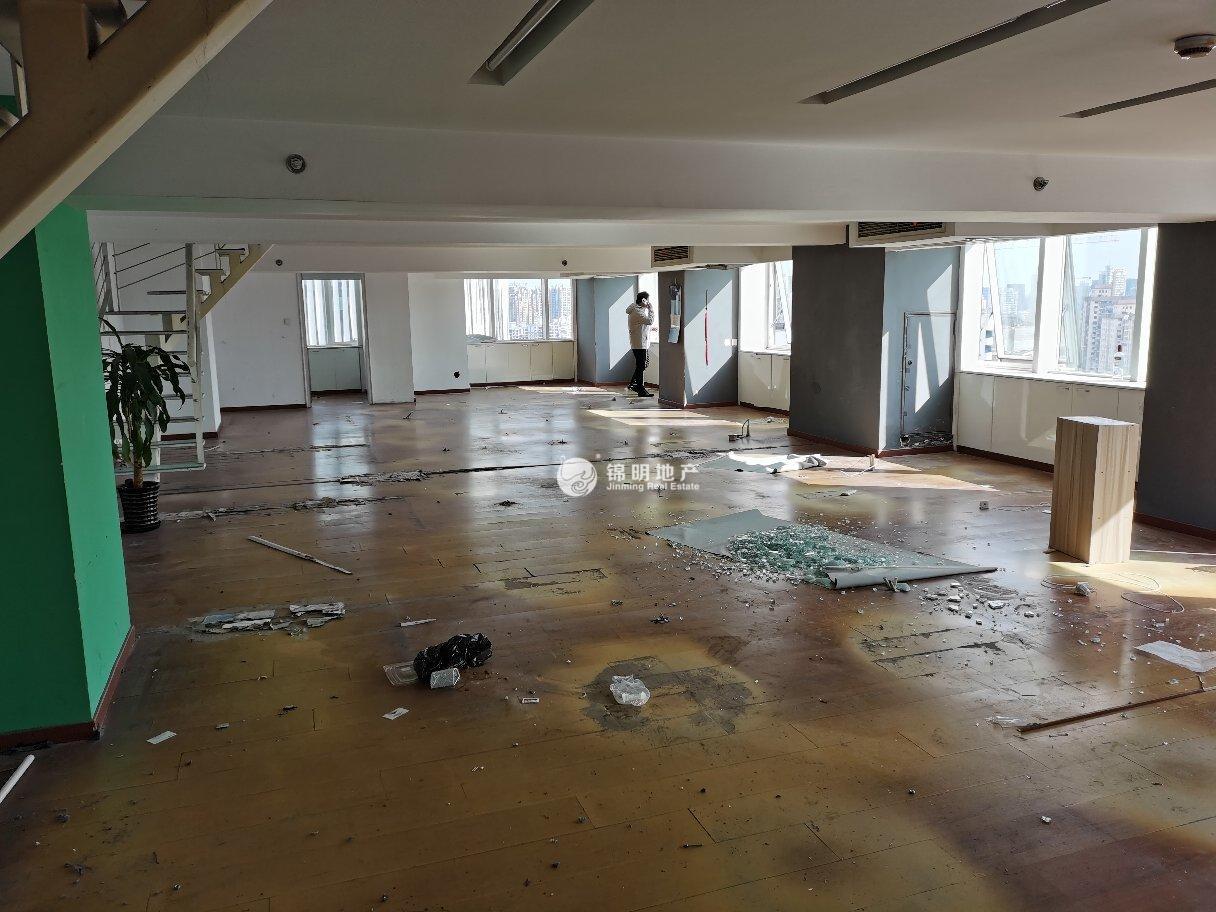 四川北路海泰时代大厦215平米写字楼出租