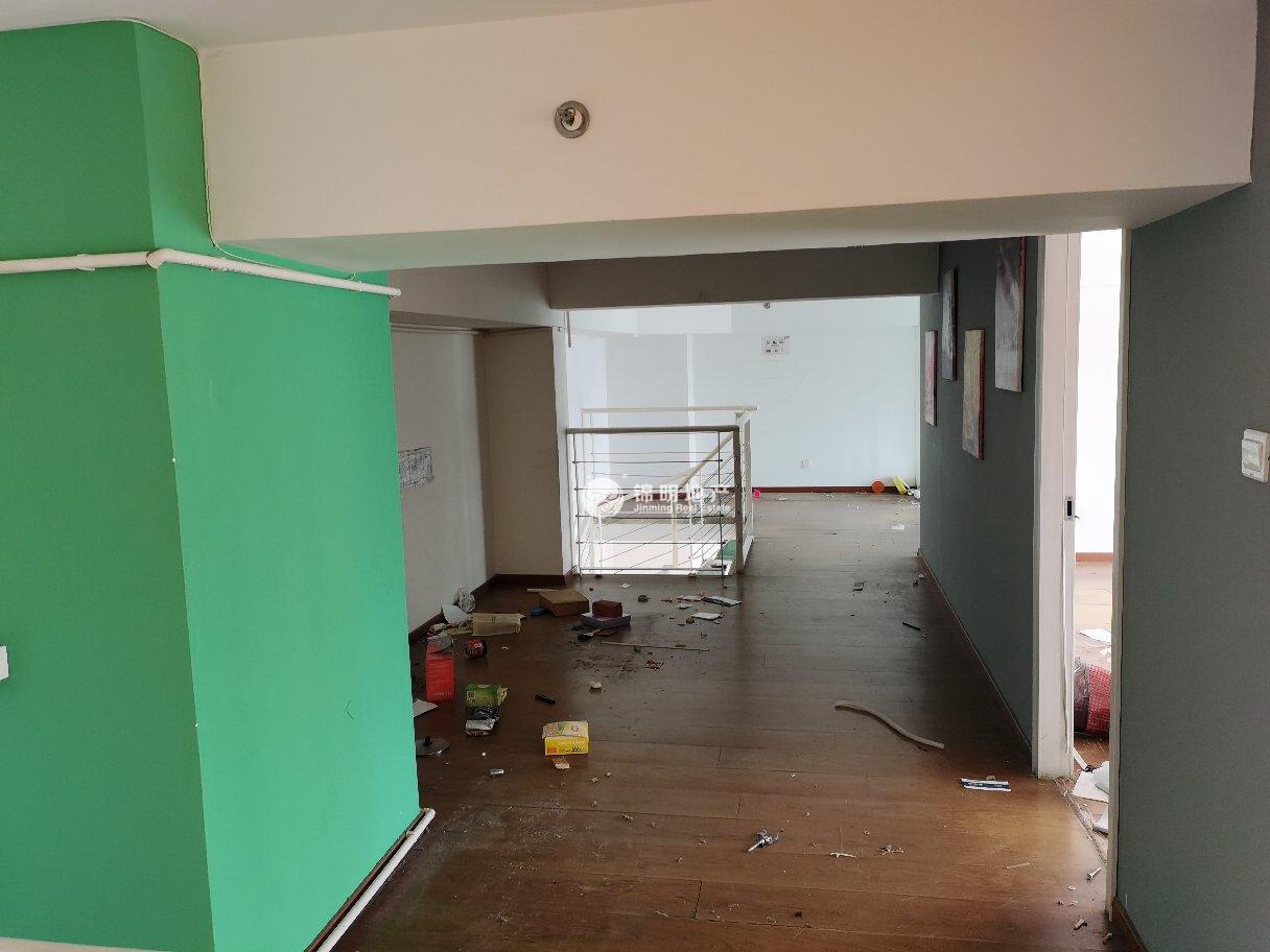 四川北路海泰时代大厦215平米写字楼出租