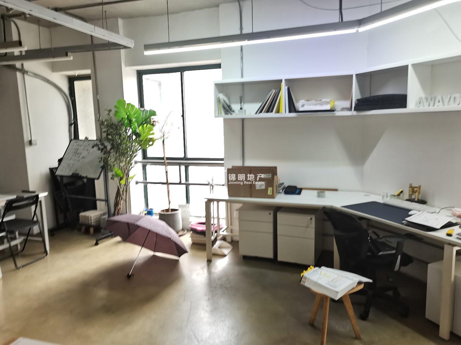 南京西路博鸿大厦75平米写字楼出租