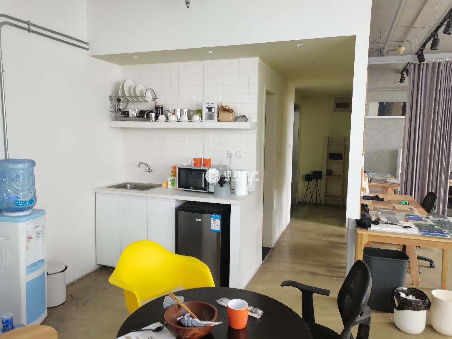 南京西路博鸿大厦75平米写字楼出租