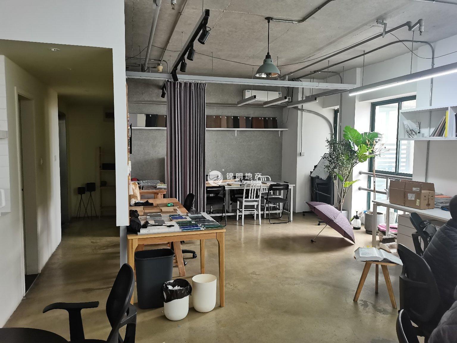 南京西路博鸿大厦75平米写字楼出租