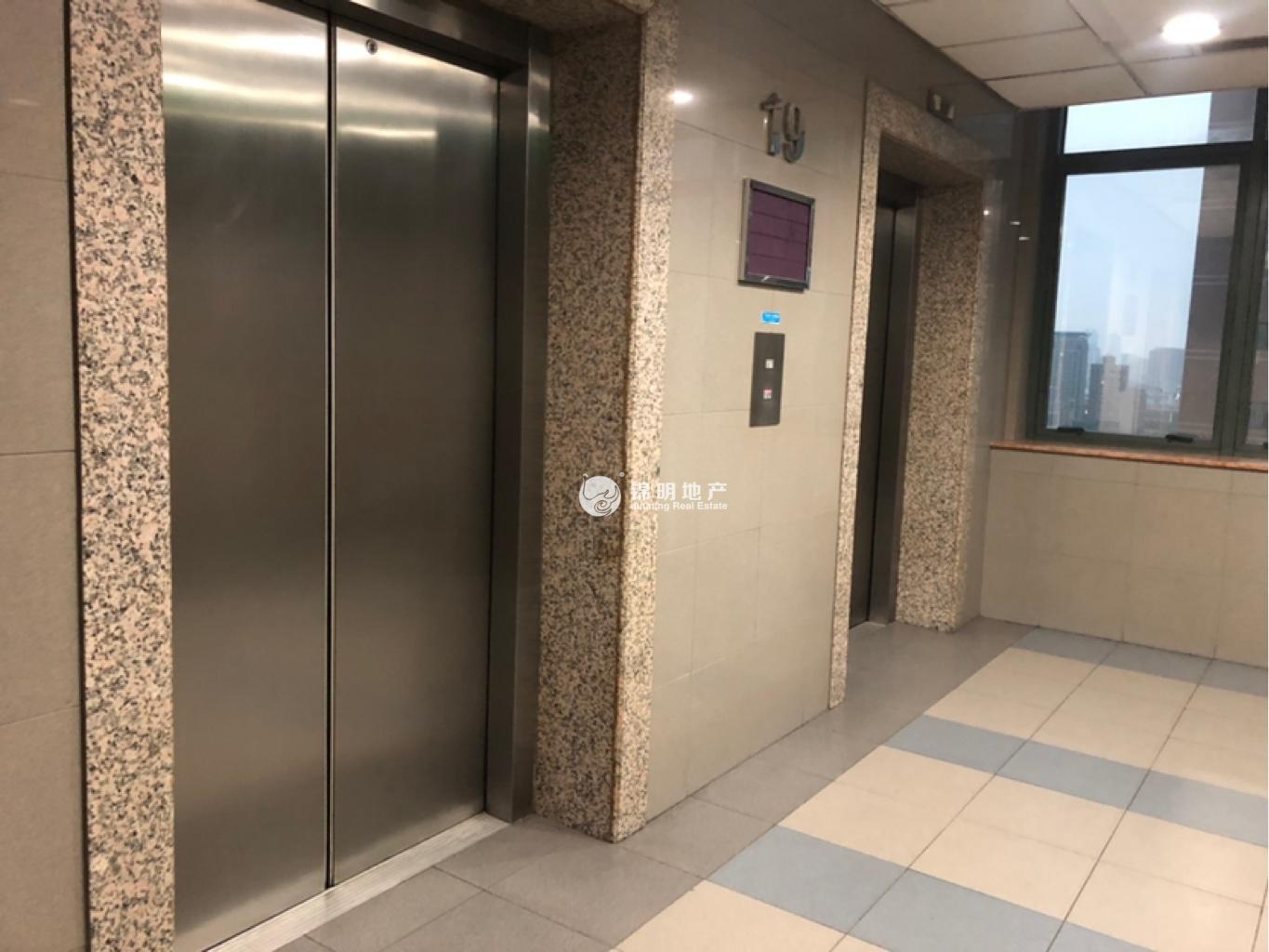 人民广场远洋商业大厦132平米写字楼出租