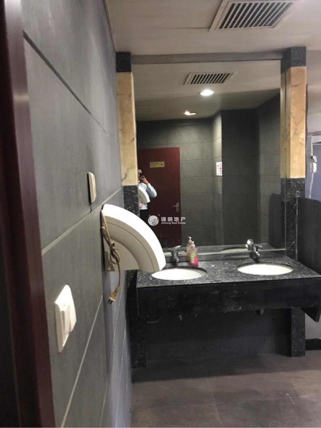 四川北路爱家国际大厦71平米写字楼出租