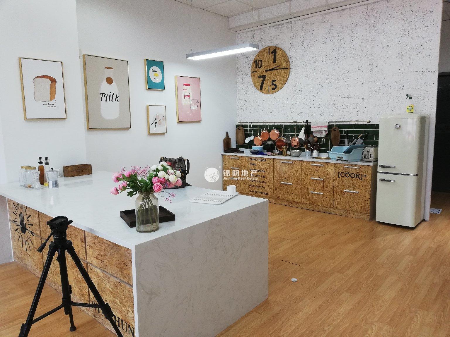 江宁路静安创展中心96平米写字楼出租