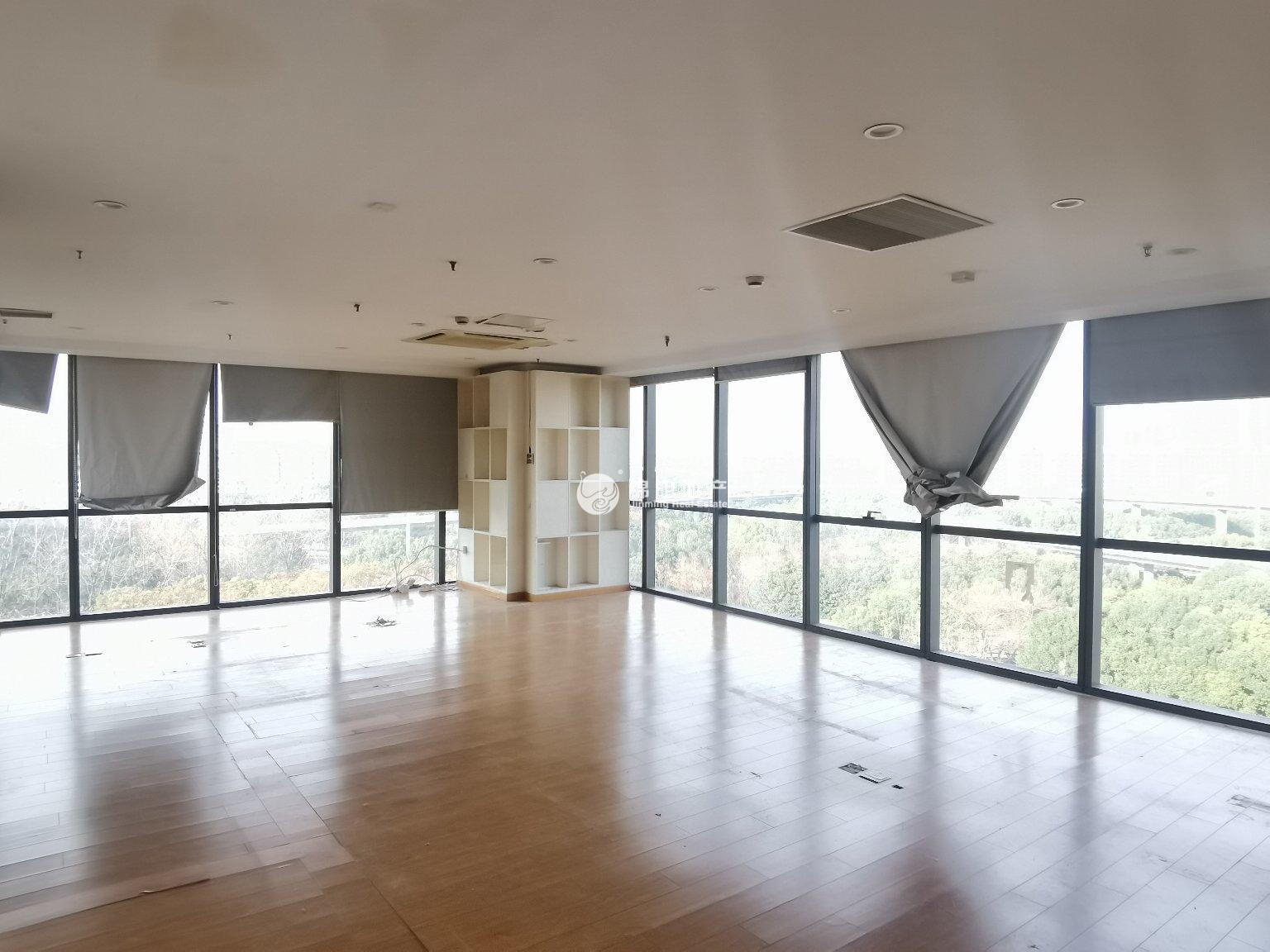 莘庄绿地蓝海115平米写字楼出租