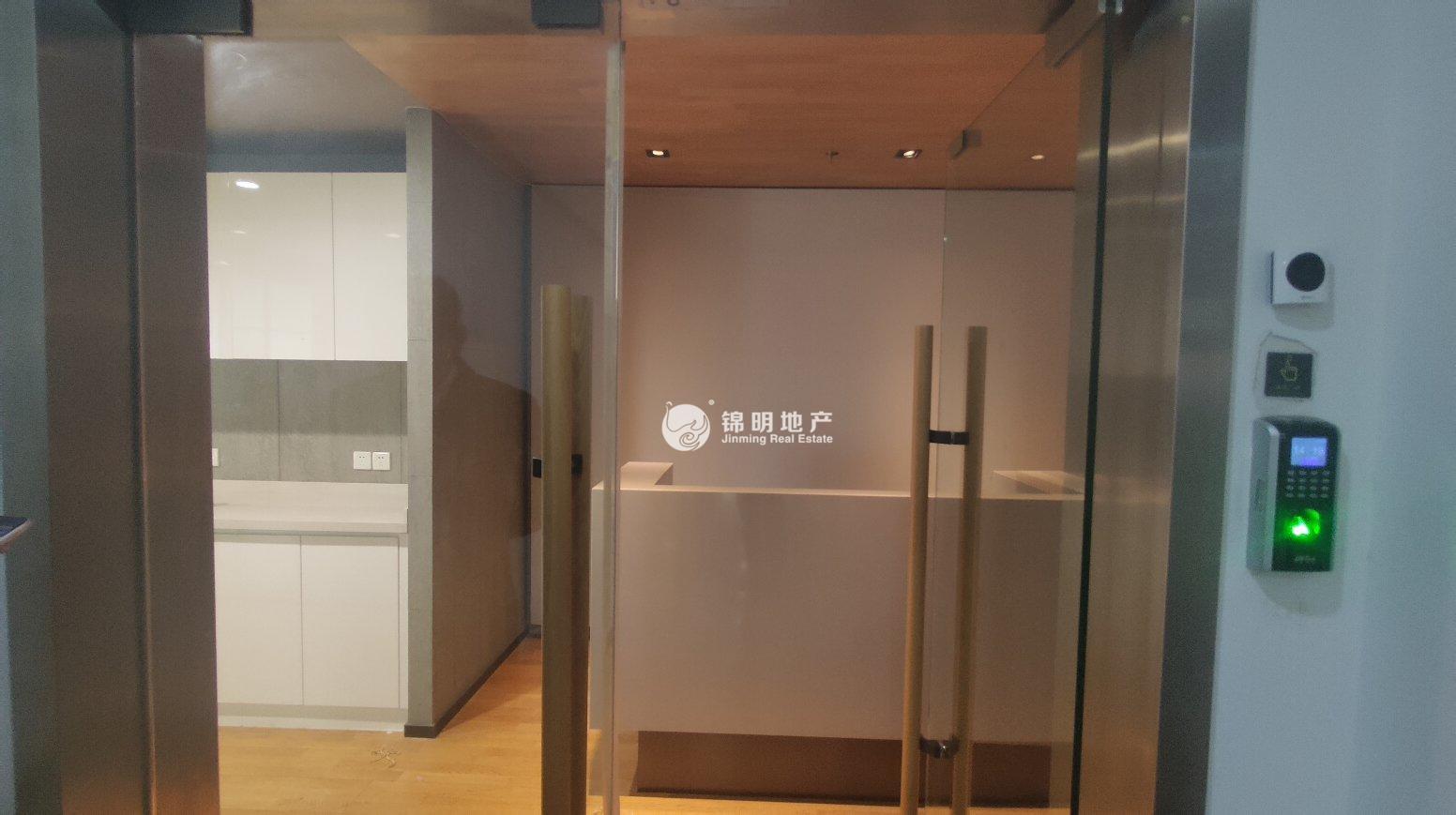 长风国盛中心215平米写字楼出租