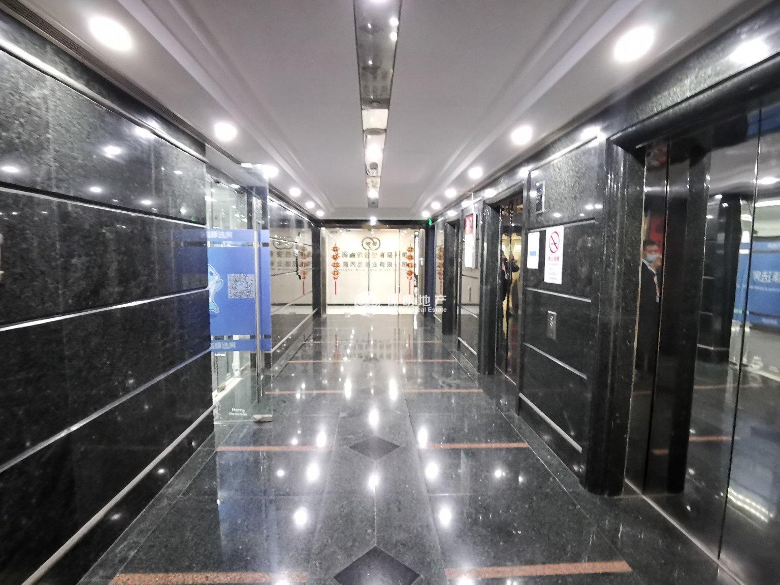 人民广场峻岭广场102平米写字楼出租