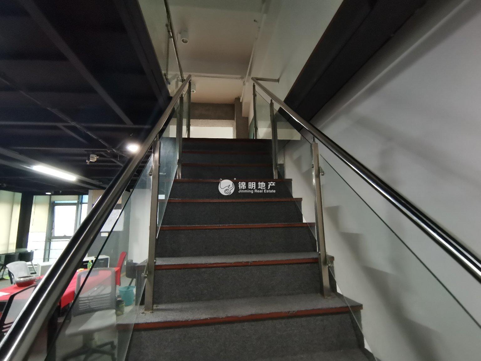 西藏北路金赢108创意广场64平米写字楼出租