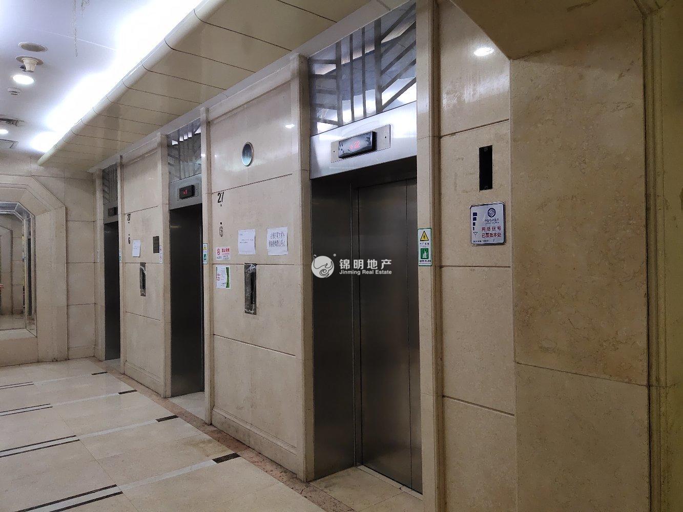 陆家嘴华融大厦133平米写字楼出租