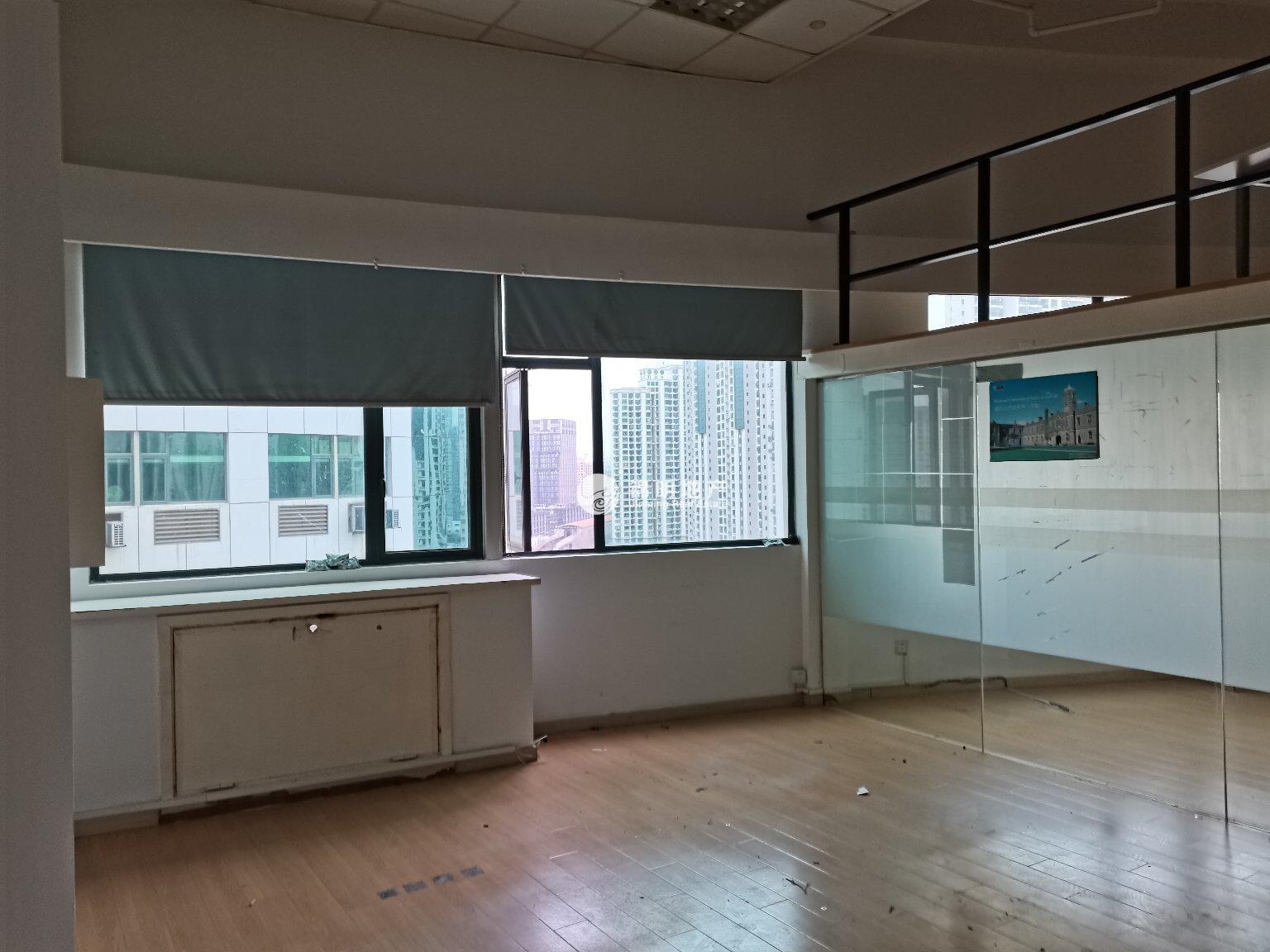 光新浦发广场78平米写字楼出租