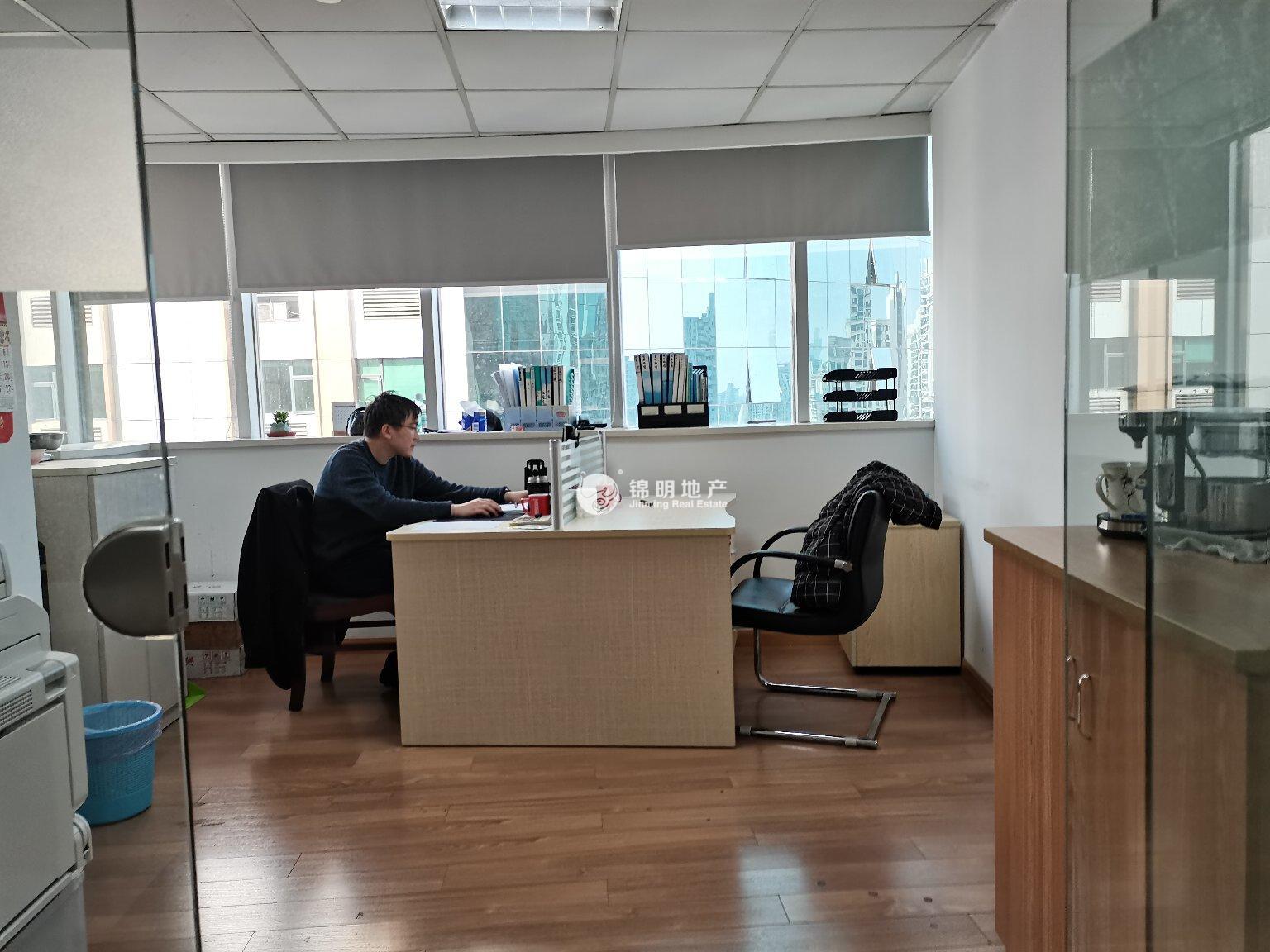 光新浦发广场227平米写字楼出租