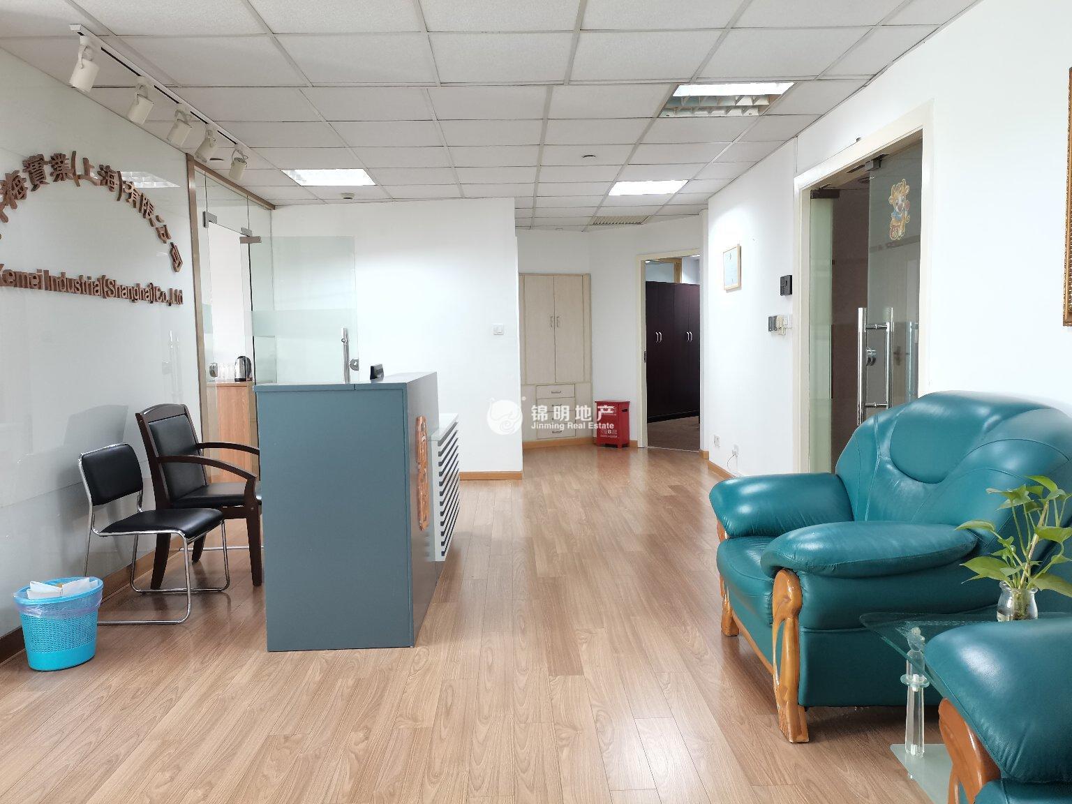 光新浦发广场227平米写字楼出租