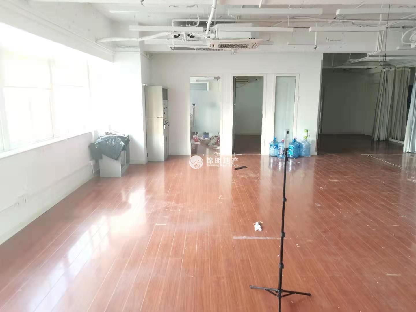 南京西路和一大厦224平米写字楼出租
