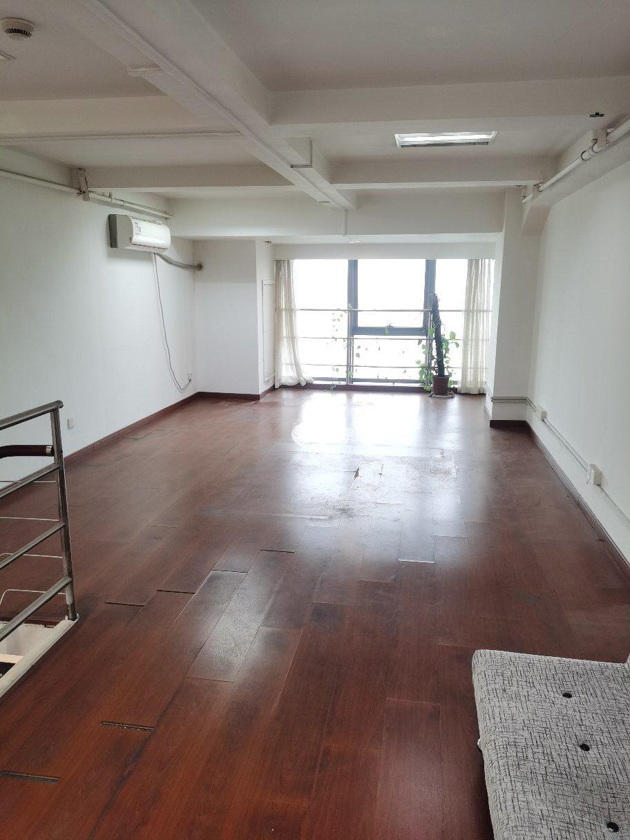 西藏北路金赢108创意广场65平米写字楼出租