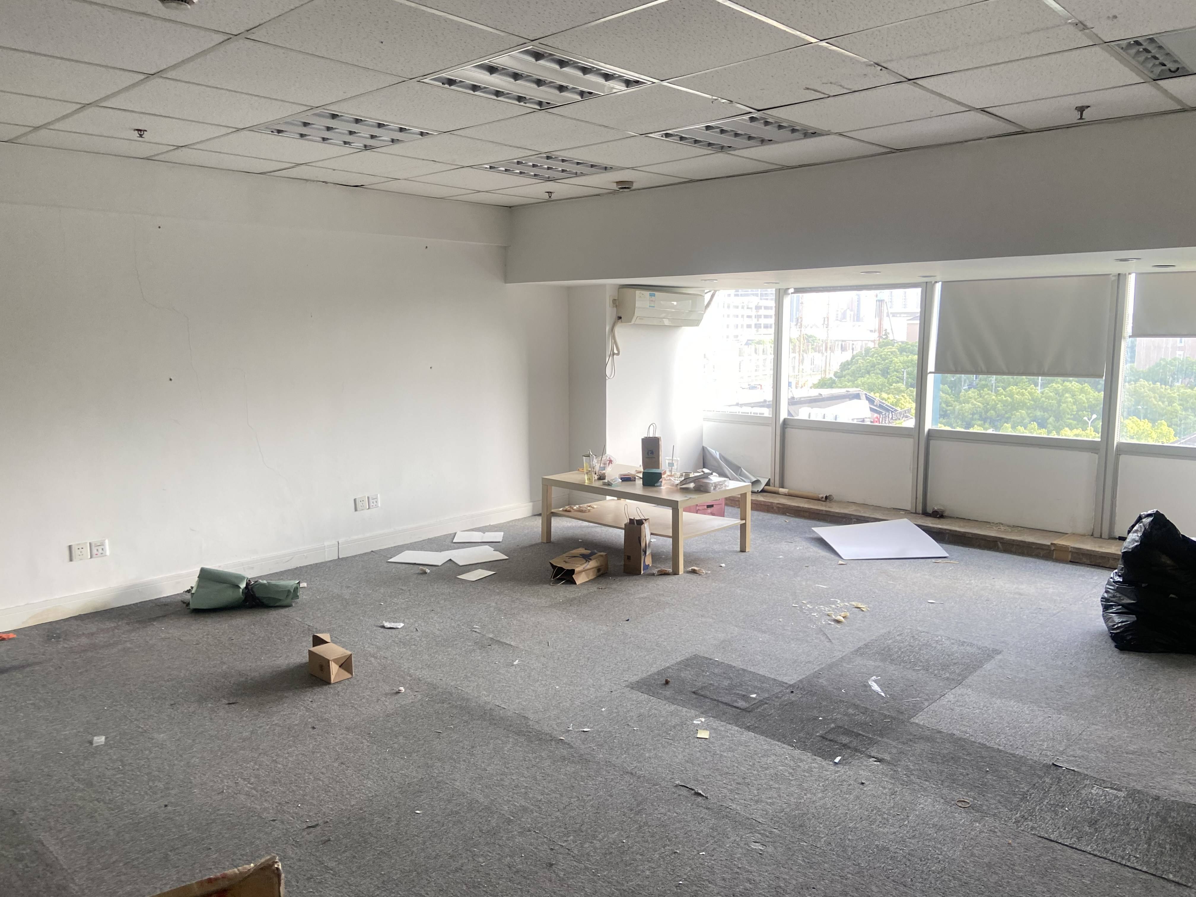 莘庄绿地蓝海77平米写字楼出租