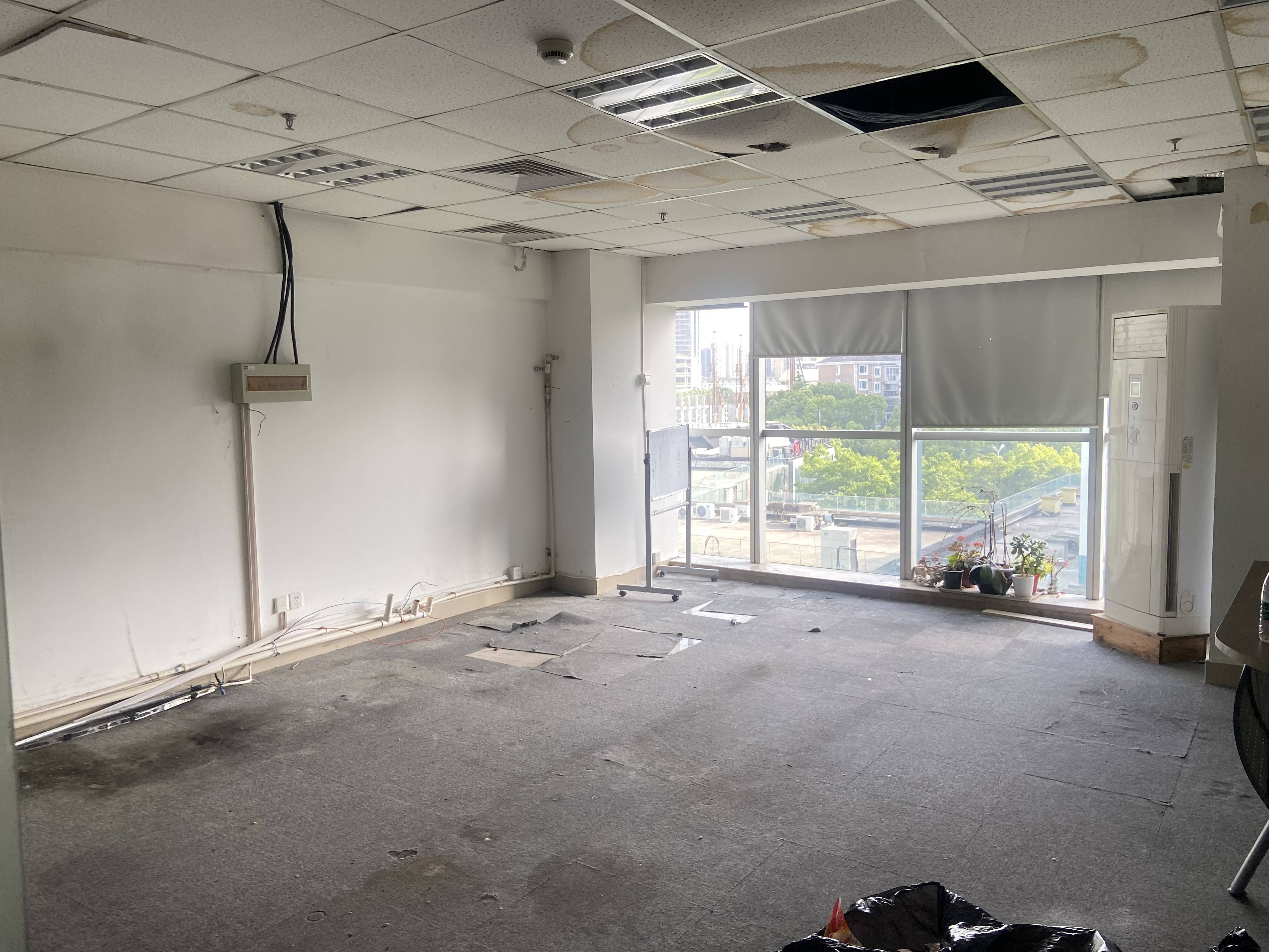 莘庄绿地蓝海77平米写字楼出租