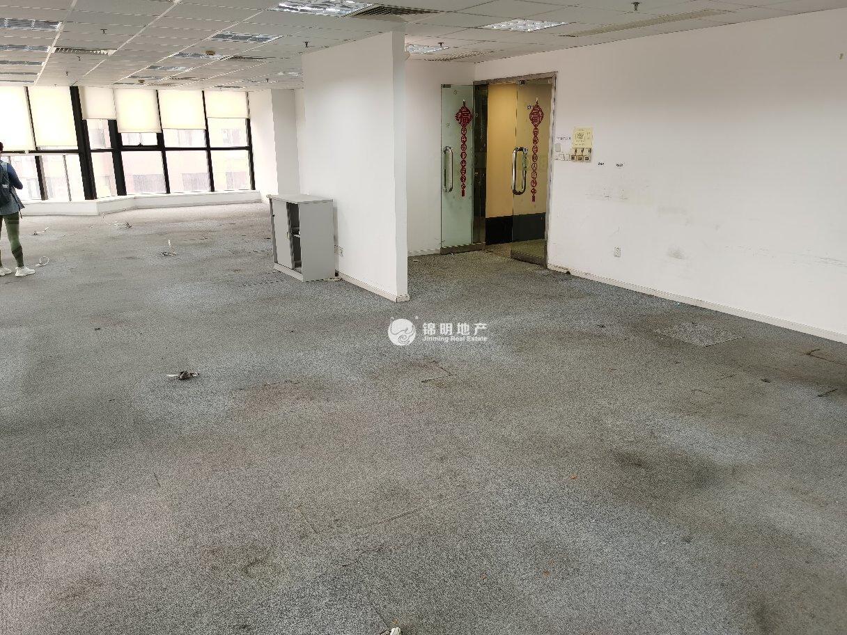 南京西路东方海外大厦215平米写字楼出租