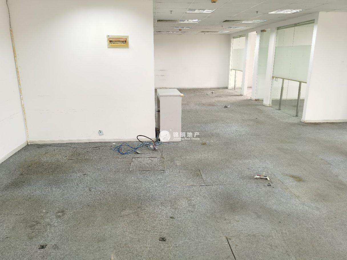 南京西路东方海外大厦215平米写字楼出租