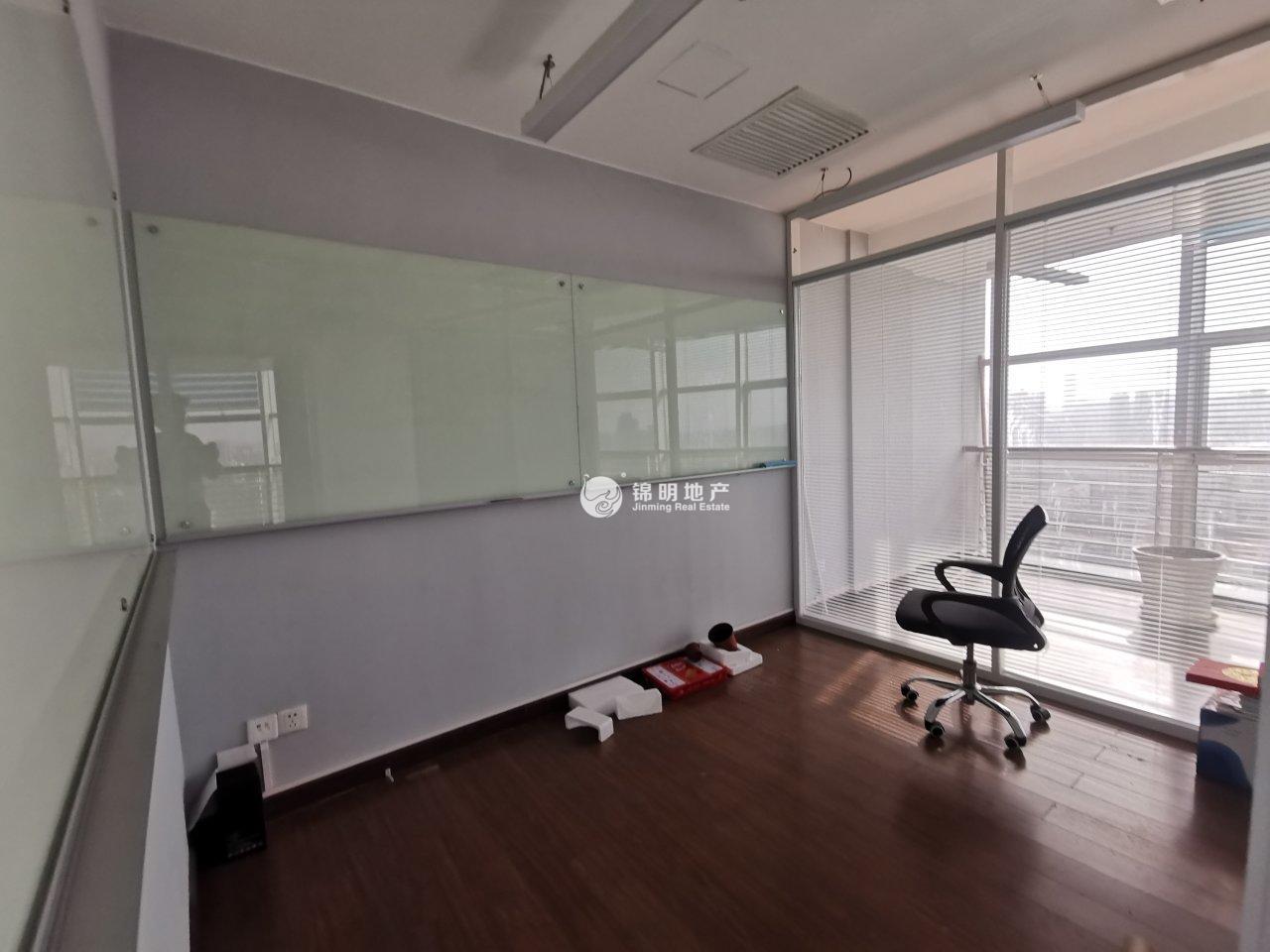 不夜城林顿大厦102平米写字楼出租