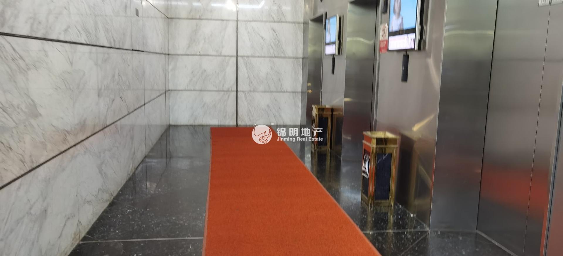 不夜城上海现代交通商务大厦242平米写字楼出租