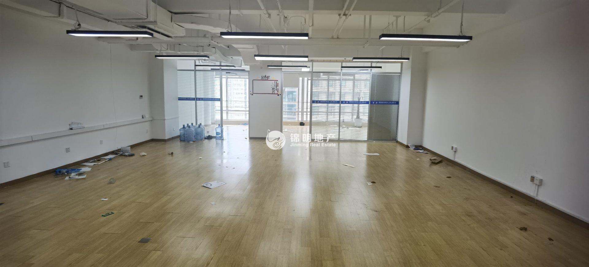 不夜城上海现代交通商务大厦242平米写字楼出租