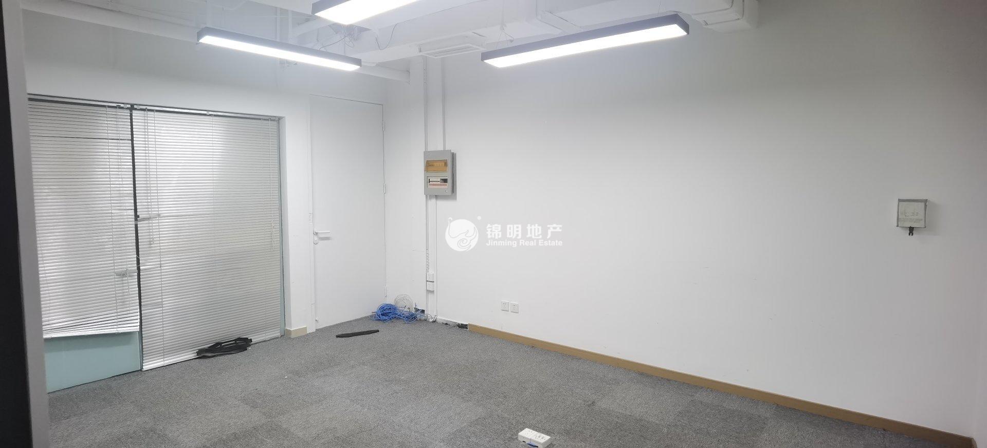 不夜城上海现代交通商务大厦242平米写字楼出租