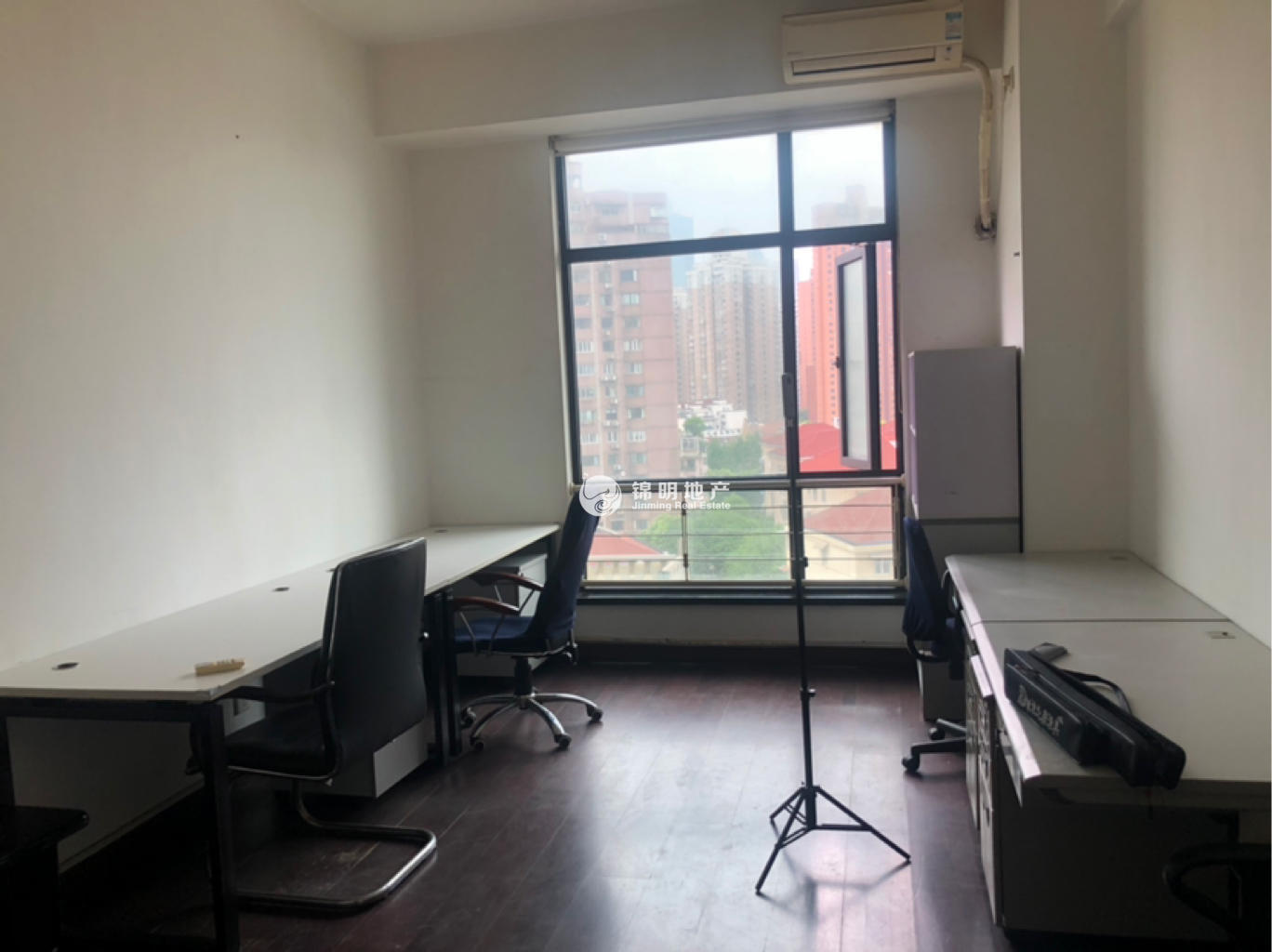 不夜城一天下大厦44平米写字楼出租