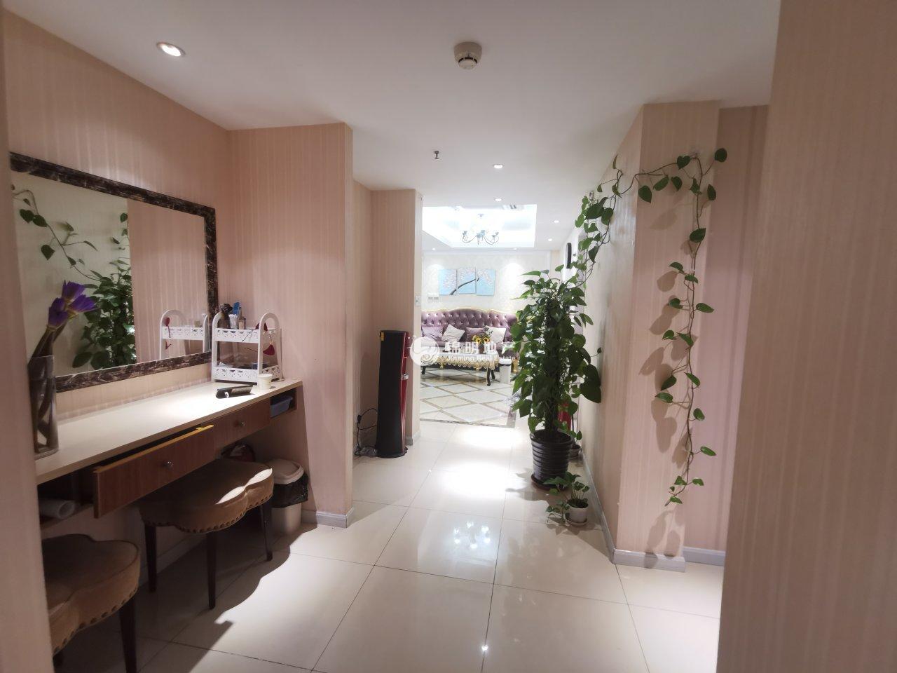 打浦桥海兴广场174平米写字楼出租