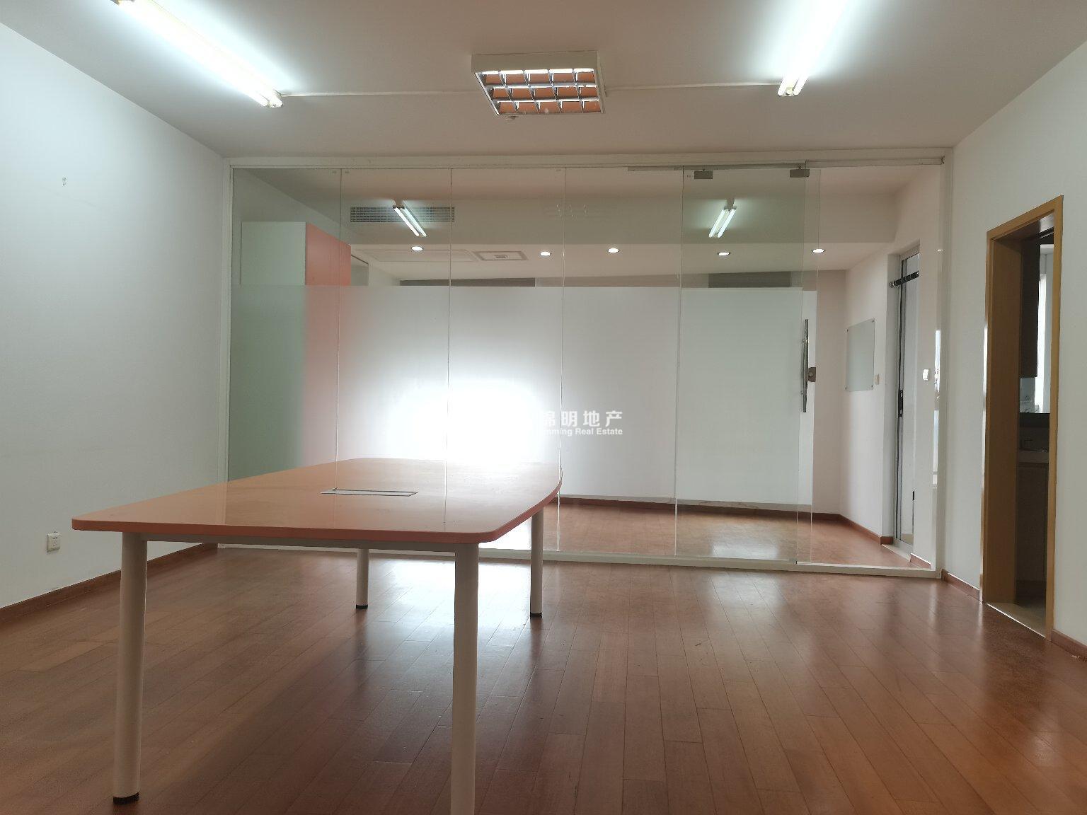 南京西路丽都新贵82平米写字楼出租