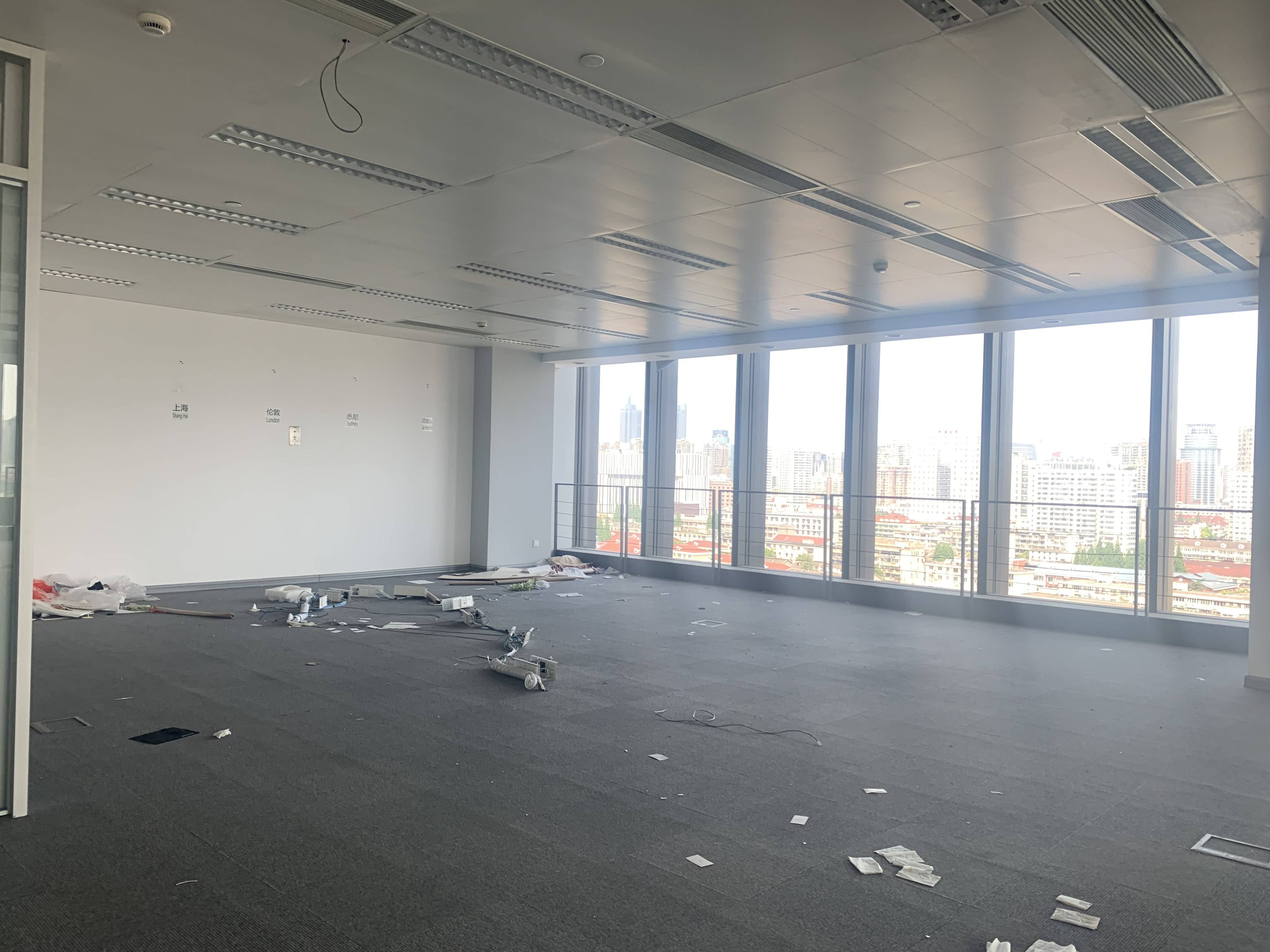 龙华上海绿地中心一期276平米写字楼出租