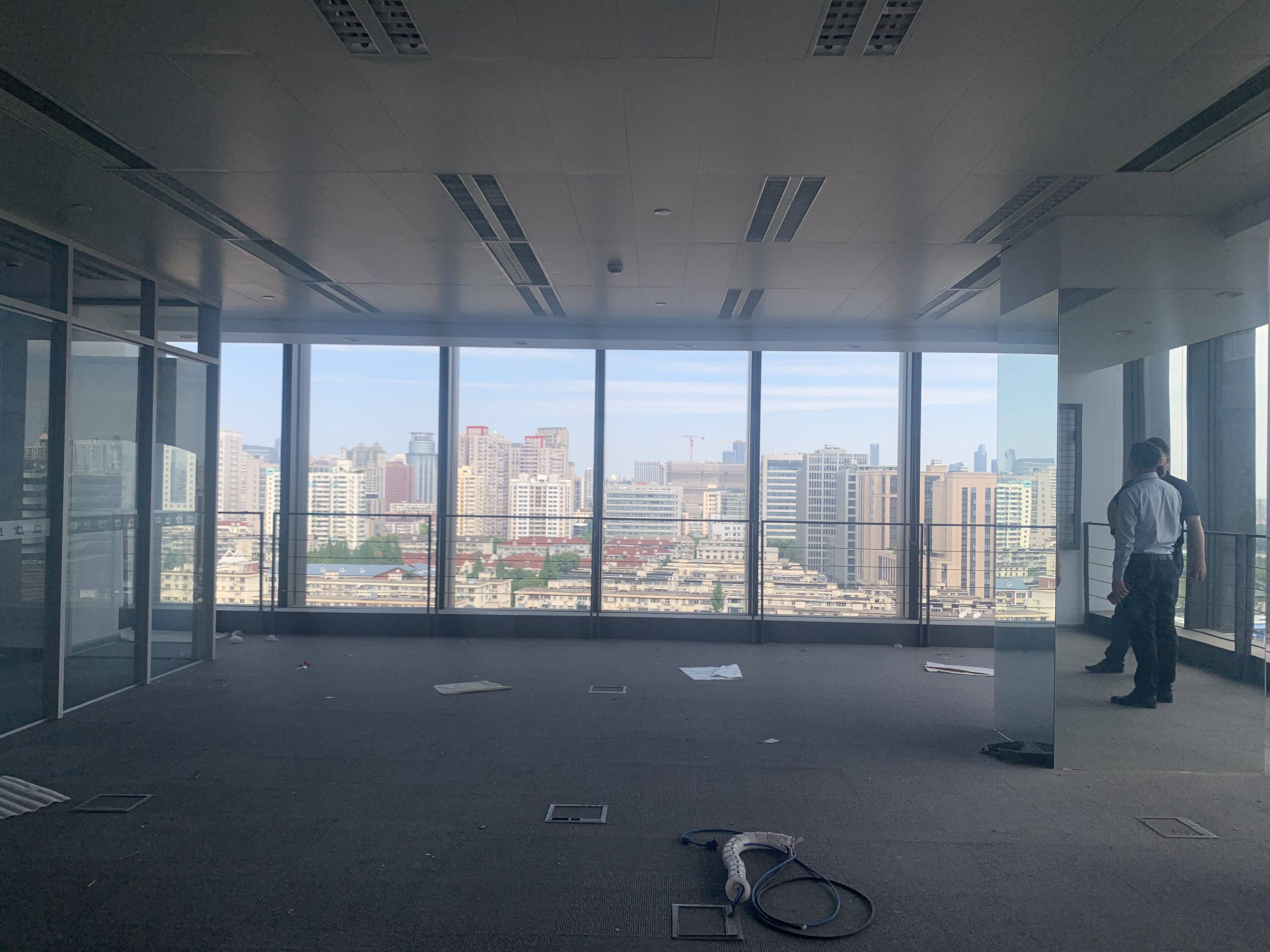 龙华上海绿地中心一期276平米写字楼出租